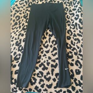 Black Nike high rise leggings